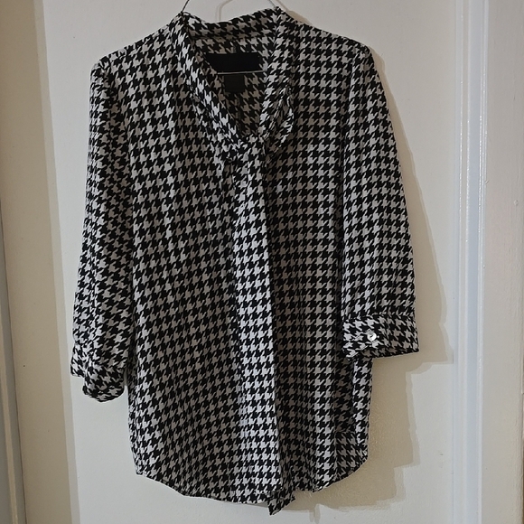 Black and White Houndstooth Women's Blouse‎ - Picture 1 of 4